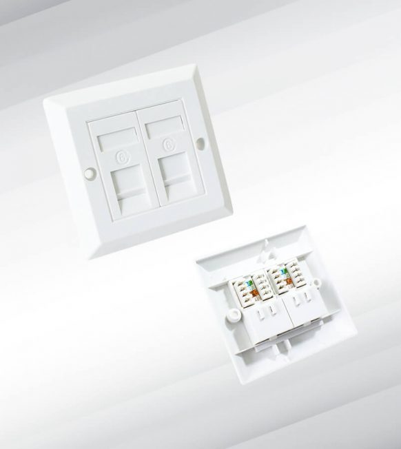 CAT5e Wall Plate & Keystones (2 Gang)